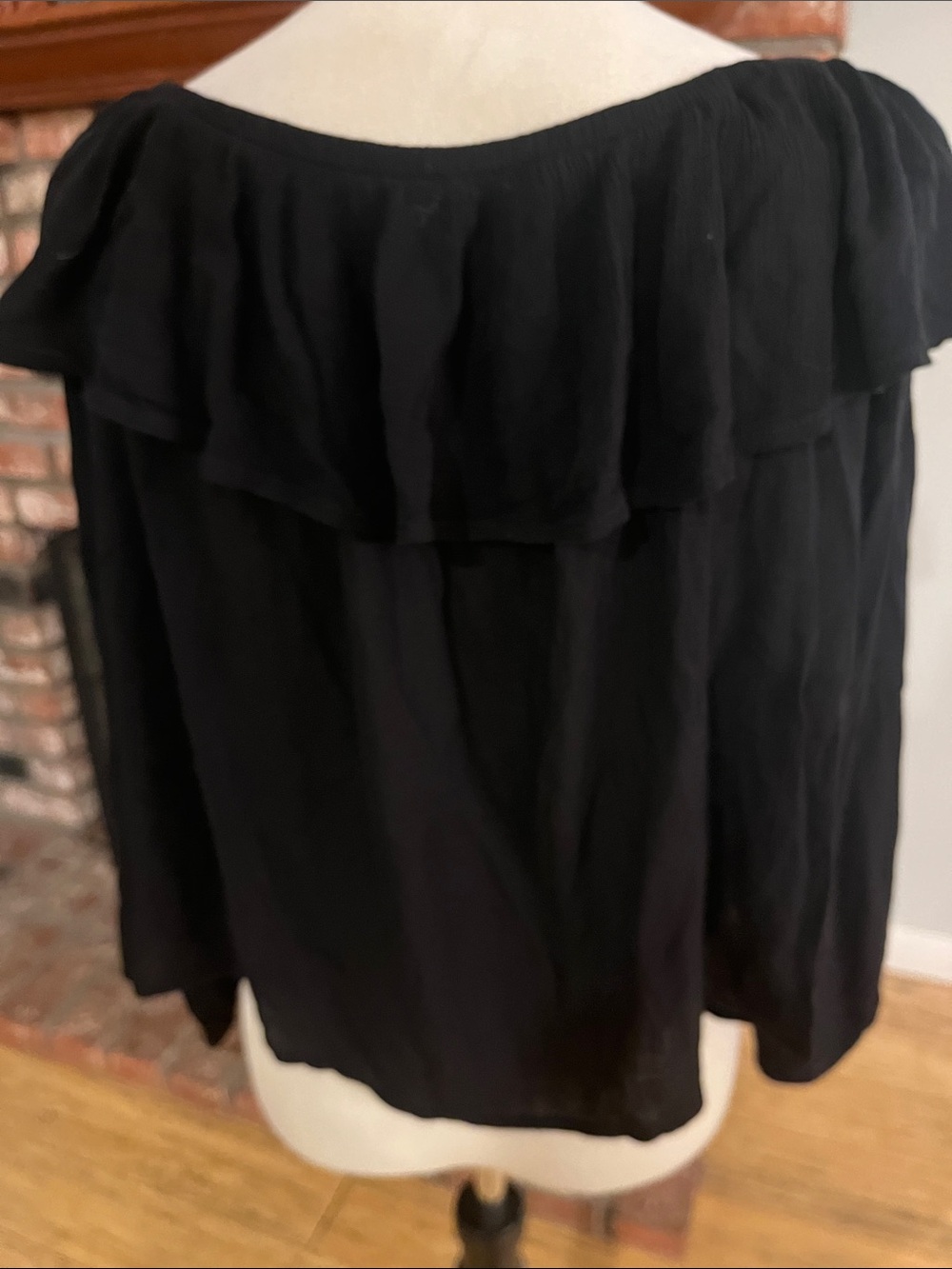 Marine Layer Black Ruffled Long-Sleeve Blouse 100% Rayon - Picture 4 of 4